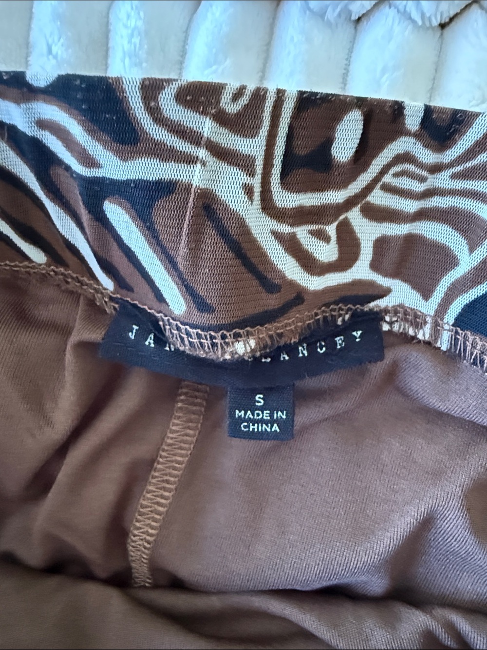 Jane and Delancey Brown and Cream top and skirt Leaf-Print size small - Picture 12 of 15